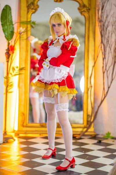 Fate Extra - Nero Claudius (Red Saber) (Emperor of Roses) (Maid) Cosplay
