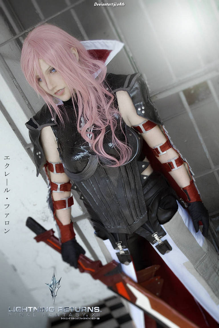 A person cosplaying as Lightning from Final Fantasy XIII, featuring long pink hair and a black and red costume, holding a sword.