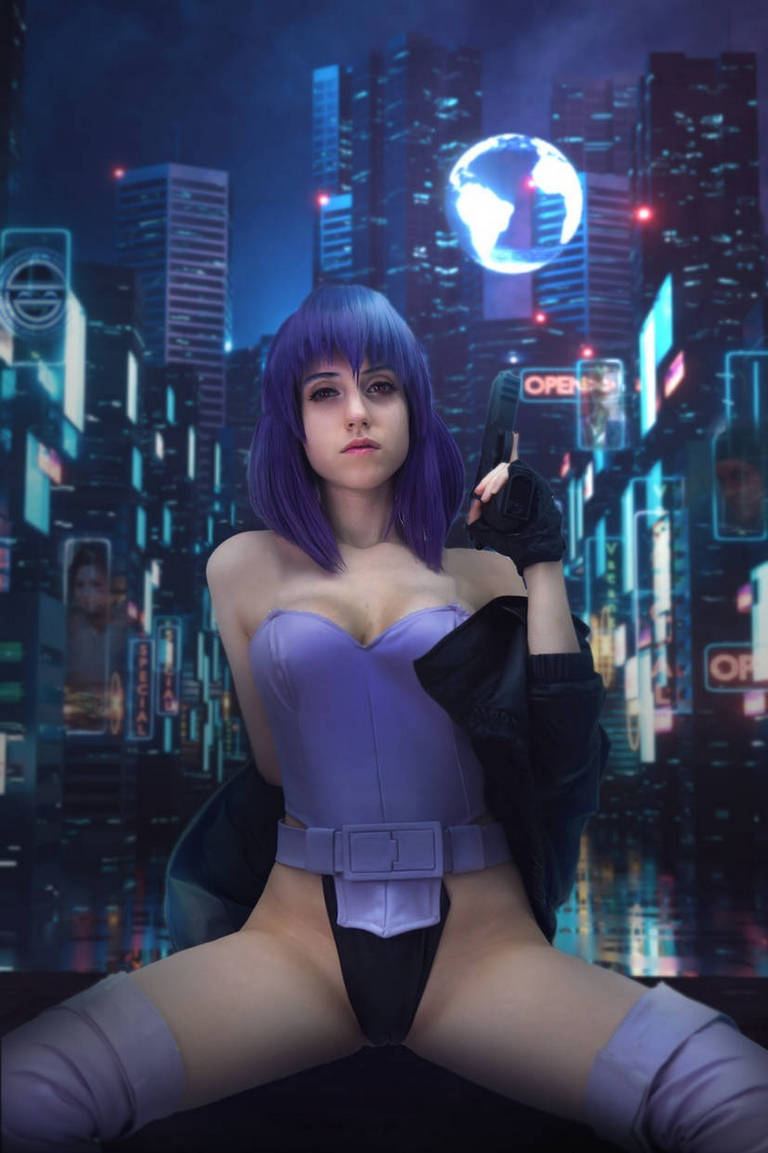 Ghost in the Shell - Motoko Kusanagi (The Major) Cosplay - sophisticated portrait