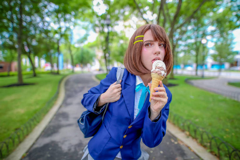 K-ON! - Yui Hirasawa Cosplay - full length character portrait