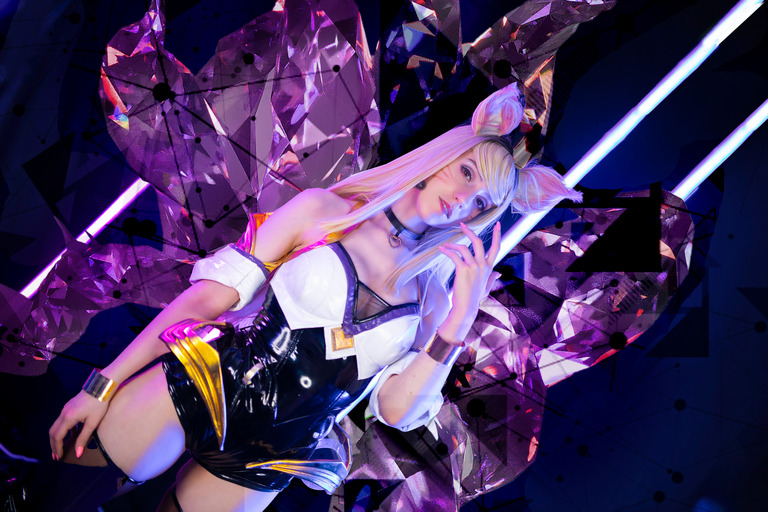 League of Legends - Ahri (The Nine-Tailed Fox) (KDA) Cosplay - gentle showcase