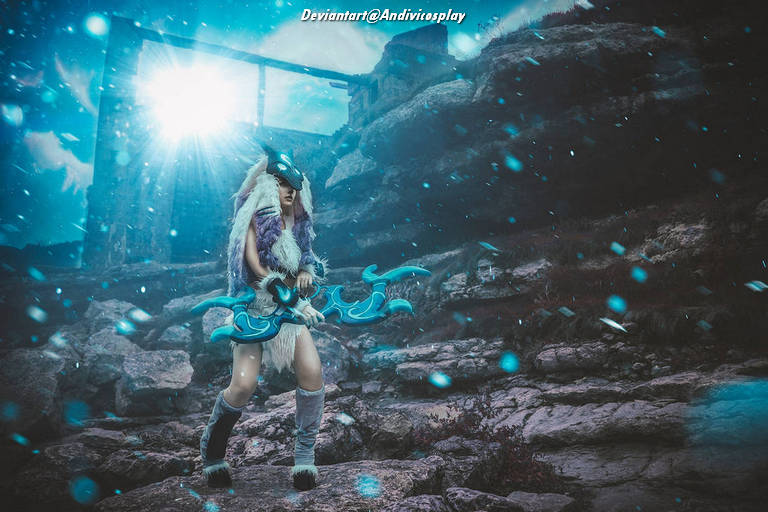 League of Legends - Kindred (The Eternal Hunters) Cosplay - soft focus shot