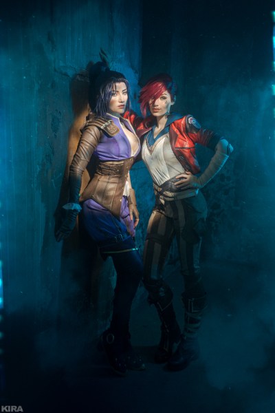 League of Legends - Vi (Violet) (The Piltover Enforcer) (Arcane Undercity) & Caitlyn Kiramman (The Sheriff of Piltover) (Arcane Commander) Cosplay