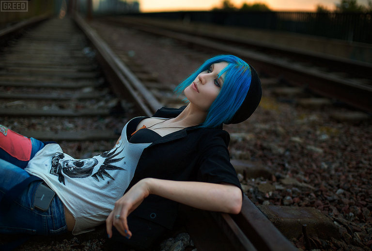 Life Is Strange - Before the Storm - Chloe Elizabeth Price (Captain Bluebeard) Cosplay - body photo