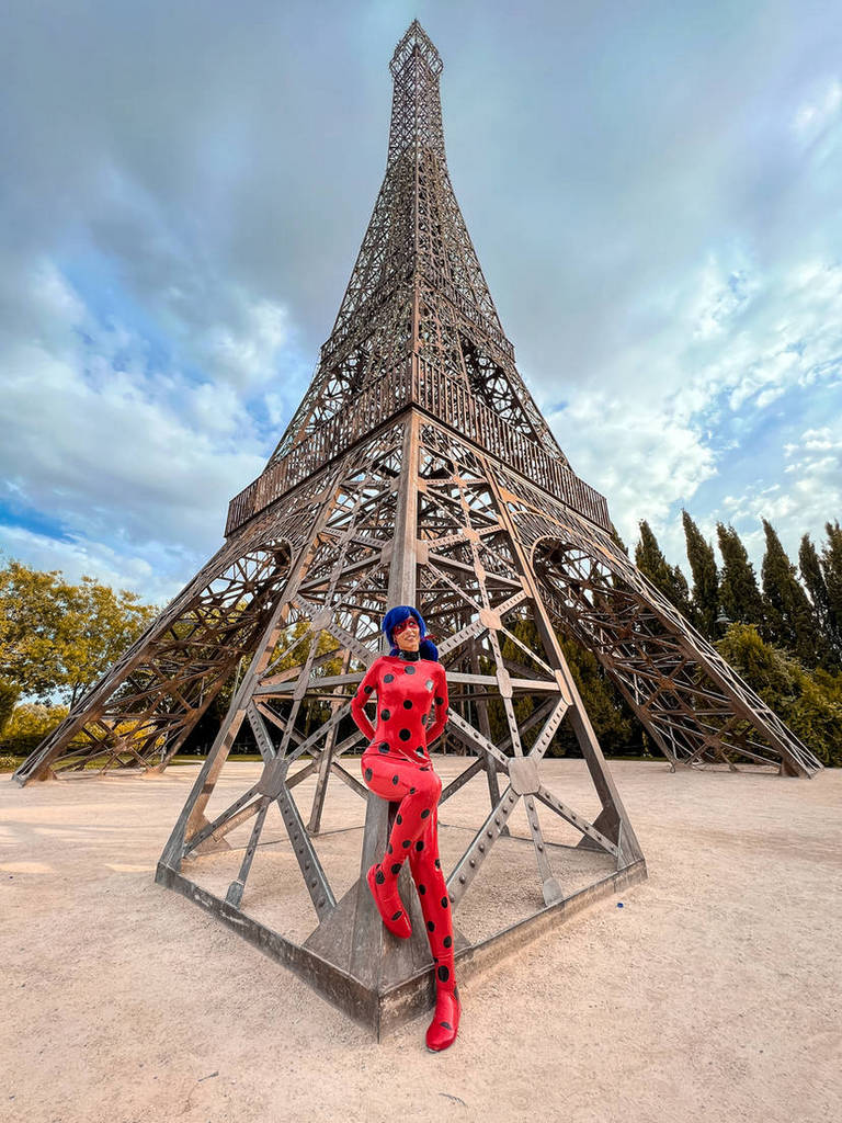 Miraculous - Tales of Ladybug &amp; Cat Noir - Marinette Dupain-Cheng (Ladybug) Cosplay - costume show