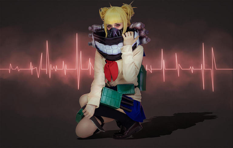 My Hero Academia - Himiko Toga (Yakuza Toga) Cosplay - artistic framing
