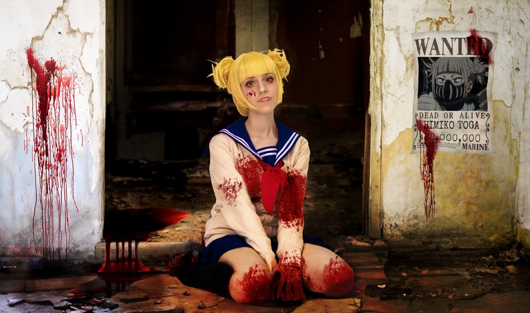 My Hero Academia - Himiko Toga (Yakuza Toga) Cosplay - soft focus shot