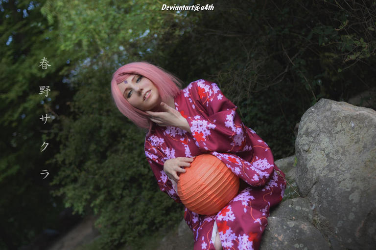 Naruto Collectible Card Game - Series 22 (Weapons of War) (N1252) - Sakura Haruno (Kimono) Cosplay - costume show Naruto Collectible Card Game - Series 22 (Weapons of War) (N1252) - Sakura Haruno (Kimono) Cosplay - costume show