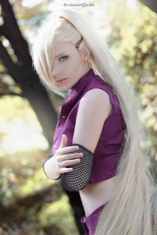 Naruto Shippuden - Ino Yamanaka Cosplay - full length photo