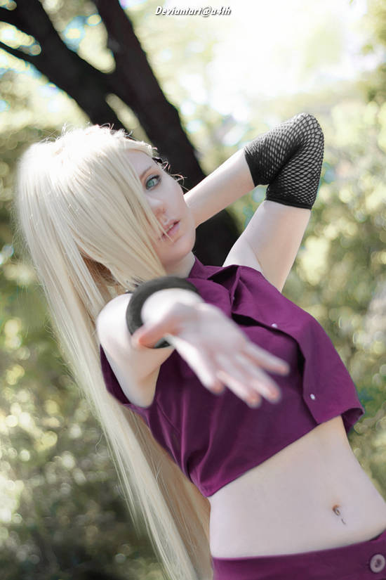 Naruto Shippuden - Ino Yamanaka Cosplay - full length character portrait