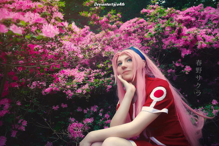 Naruto Shippuden - Sakura Haruno Cosplay - full body portrait Naruto Shippuden - Sakura Haruno Cosplay - full body portrait