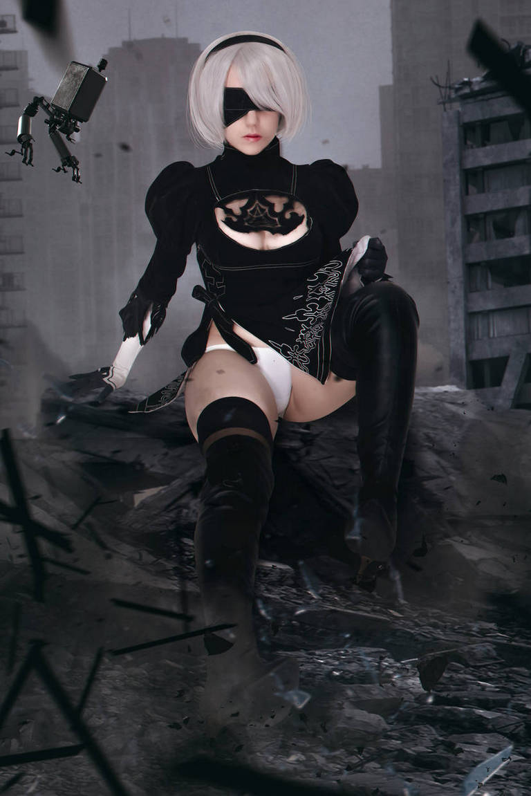 NieR AutomatA - 2B (YoRHa No.2 Type-B) Cosplay - costume focus