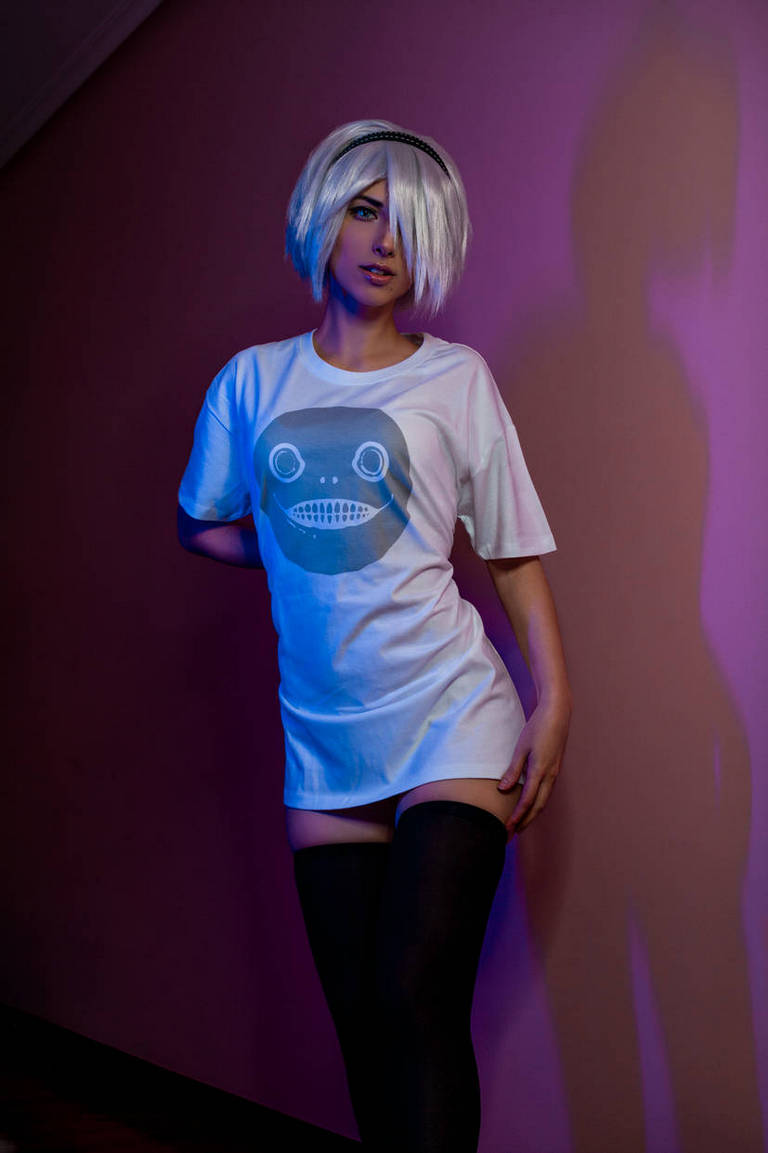 NieR AutomatA - 2B (YoRHa No.2 Type-B) (T Shirt) Cosplay - artistic framing NieR AutomatA - 2B (YoRHa No.2 Type-B) (T Shirt) Cosplay - artistic framing