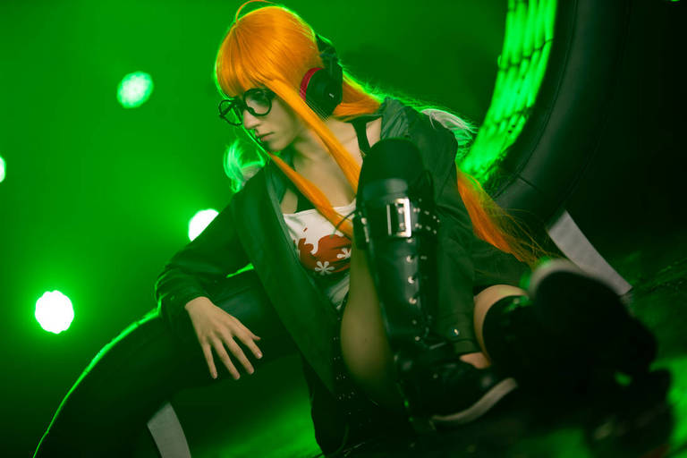 Persona 5 - Futaba Sakura (Oracle) Cosplay - light aesthetic
