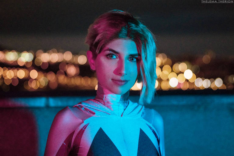 Spider-Man - Across the Spider-Verse - Spider-Gwen (Gwen Stacy) Cosplay - full body port. Spider-Man - Across the Spider-Verse - Spider-Gwen (Gwen Stacy) Cosplay - full body port.