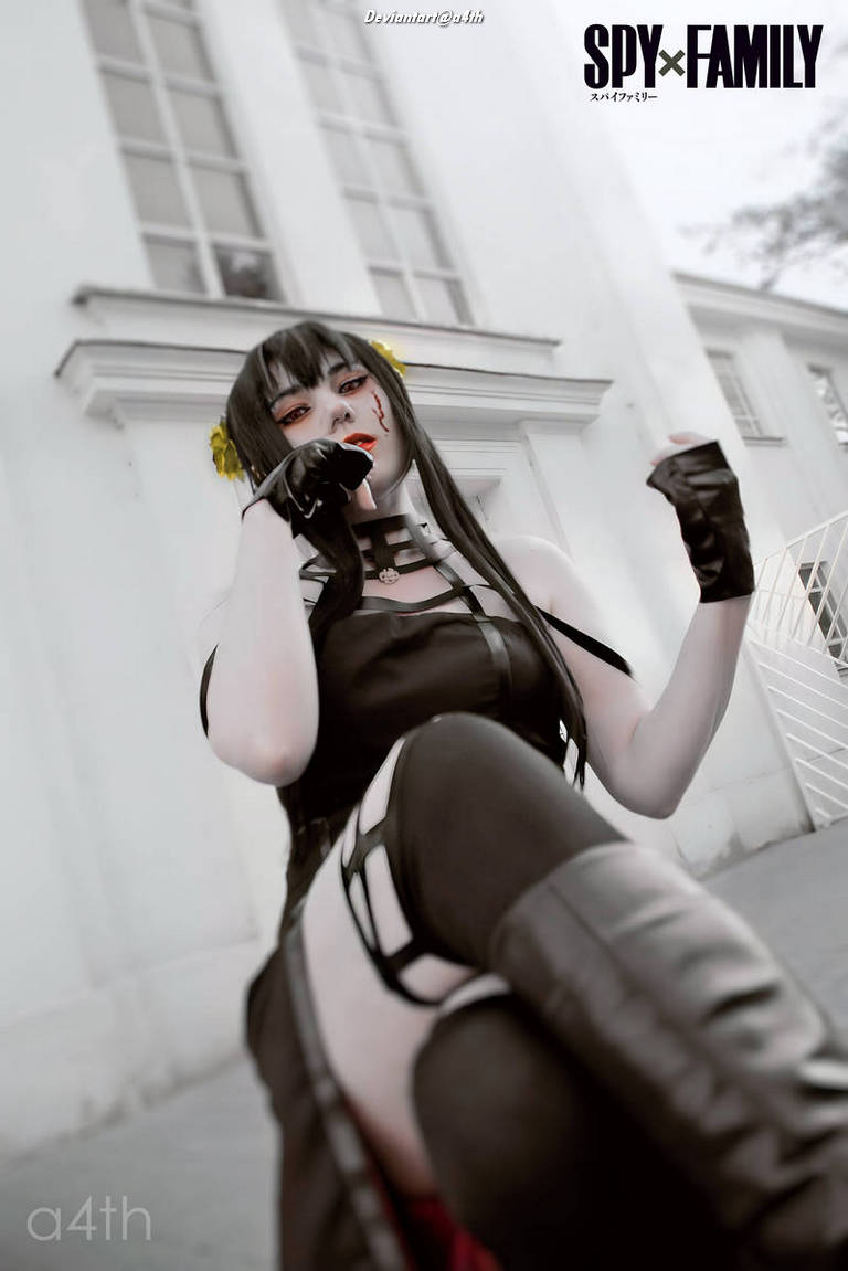 Spy &times; Family - Yor Forger (Thorn Princess) Cosplay - cinematic portrait