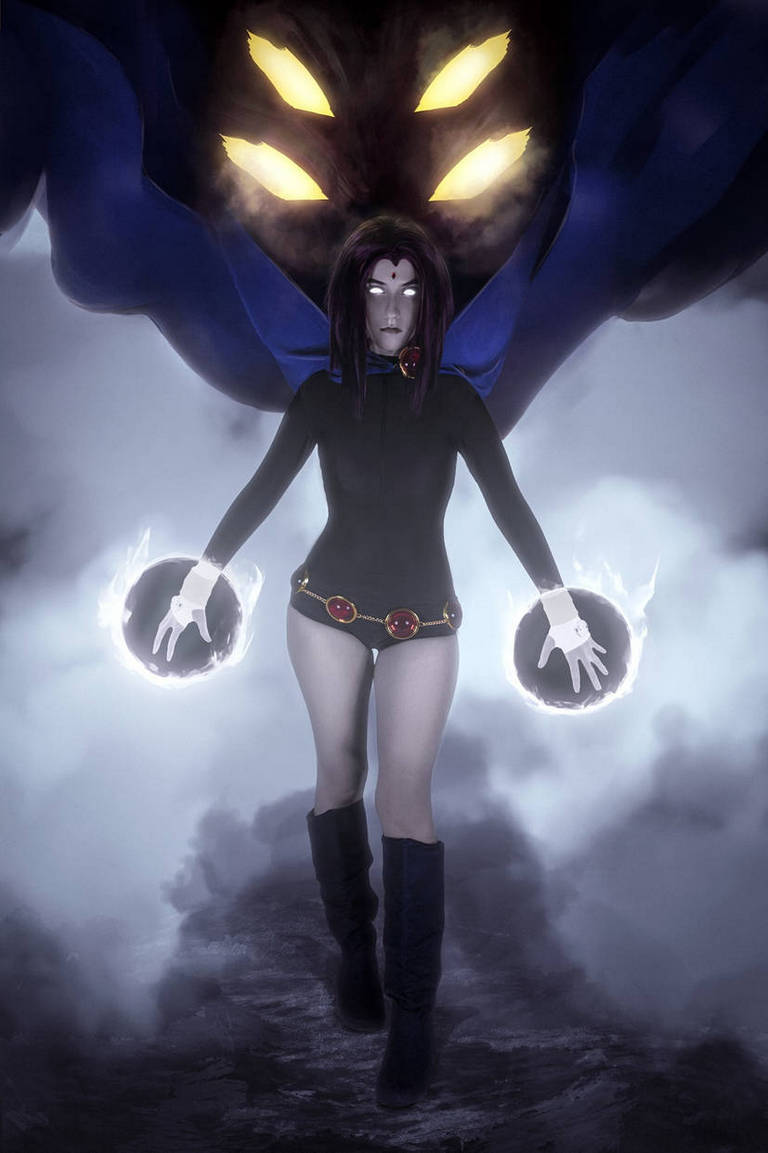 Teen Titans - Raven (Rachel Roth) Cosplay - delicate portrait Teen Titans - Raven (Rachel Roth) Cosplay - delicate portrait
