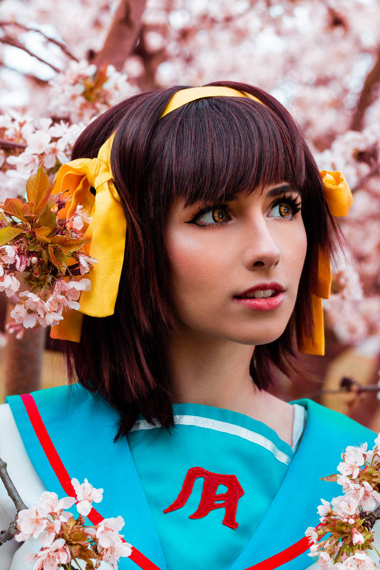 The Melancholy of Haruhi Suzumiya - Haruhi Suzumiya (God Knows) Cosplay - full length port.