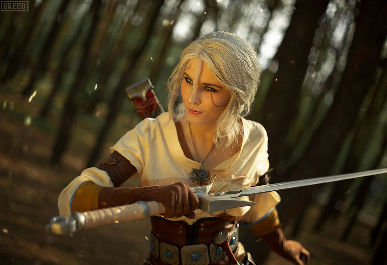 The Witcher 3 - Wild Hunt - Ciri (Cirilla Fiona Elen Riannon) Cosplay - costume portrait The Witcher 3 - Wild Hunt - Ciri (Cirilla Fiona Elen Riannon) Cosplay - costume portrait