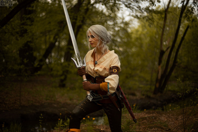 The Witcher 3 - Wild Hunt - Ciri (Cirilla Fiona Elen Riannon) Cosplay - costume show The Witcher 3 - Wild Hunt - Ciri (Cirilla Fiona Elen Riannon) Cosplay - costume show