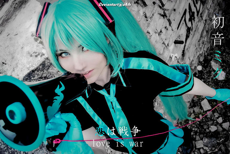 Vocaloid - Hatsune Miku Cosplay - full body character photo Vocaloid - Hatsune Miku Cosplay - full body character photo