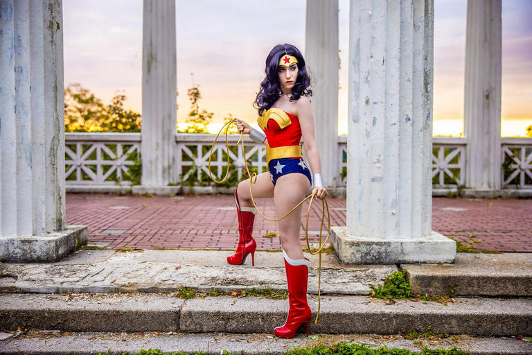 Wonder Woman (TV Series) - Diana Prince (Diana of Themyscira) (Wonder Woman) Cosplay - light aesthetic
