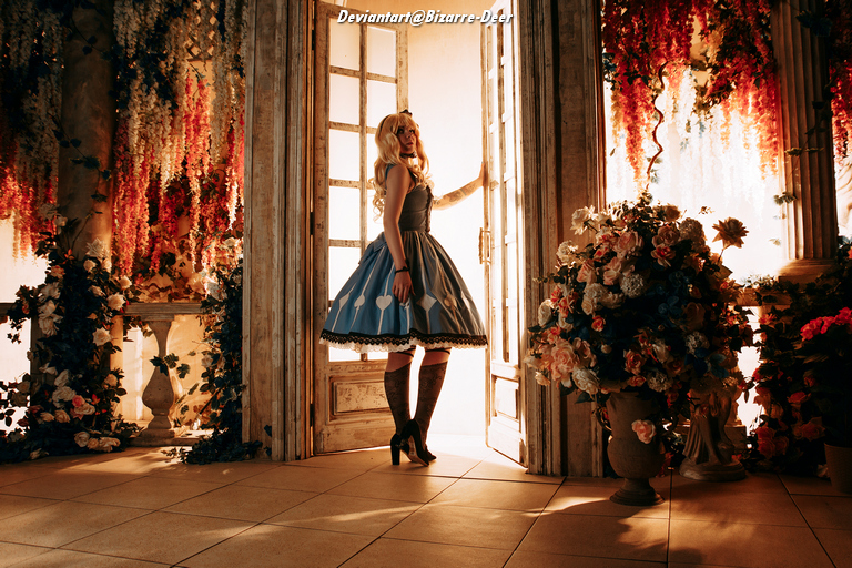 Alice in Wonderland - Alice Kingsleigh Cosplay full body portrait