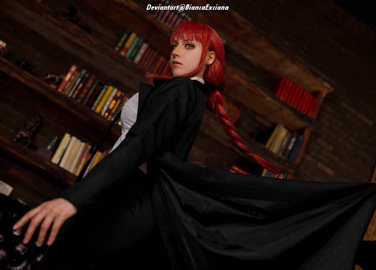 Chainsaw Man - Makima (Control Devil) Cosplay - body photo