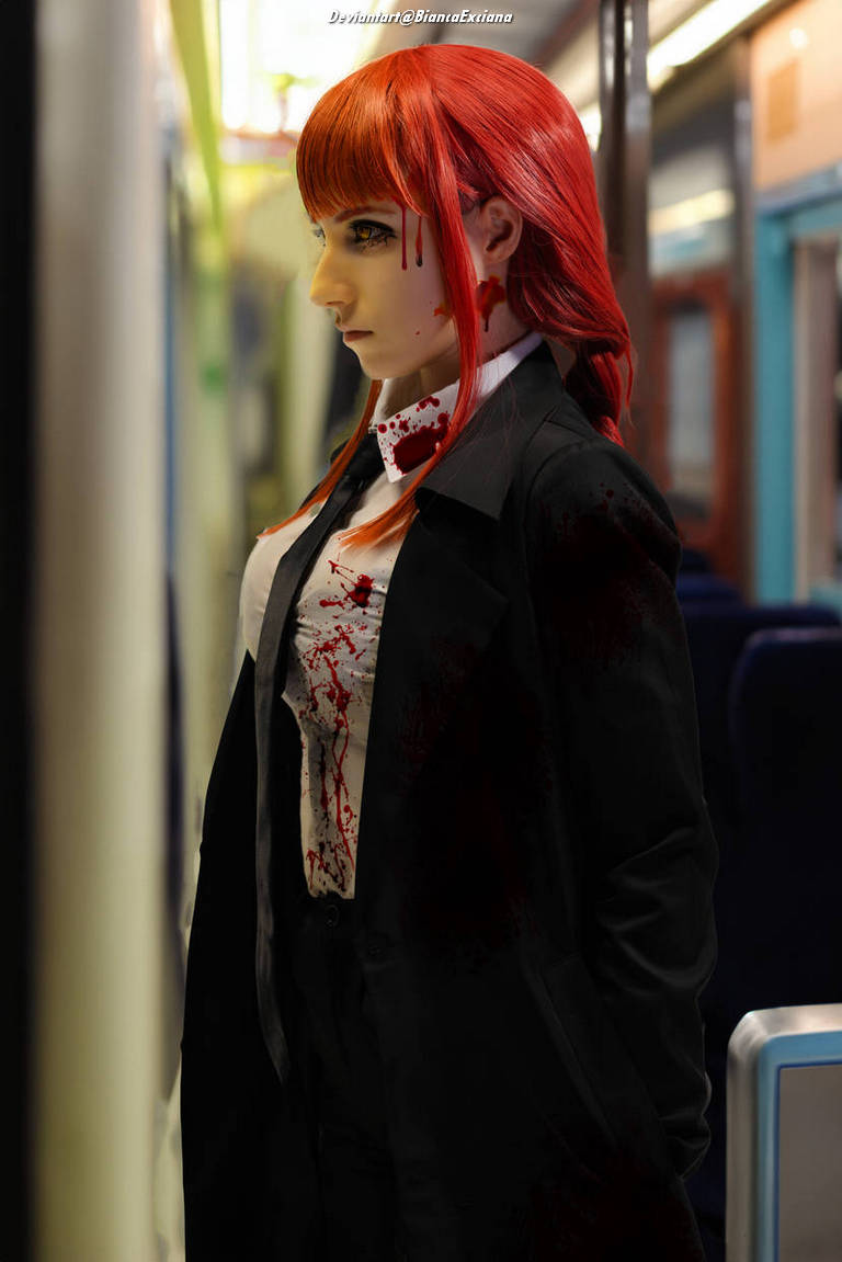 Chainsaw Man - Makima (Control Devil) Cosplay - costume show