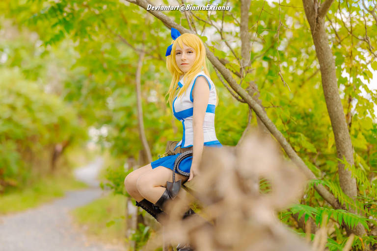 Fairy Tail - Lucy Heartfilia (Lu-chan) Cosplay full body character photo