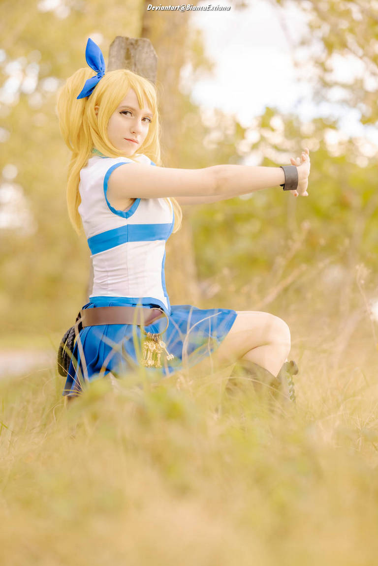 Fairy Tail - Lucy Heartfilia (Lu-chan) Cosplay full body portrait
