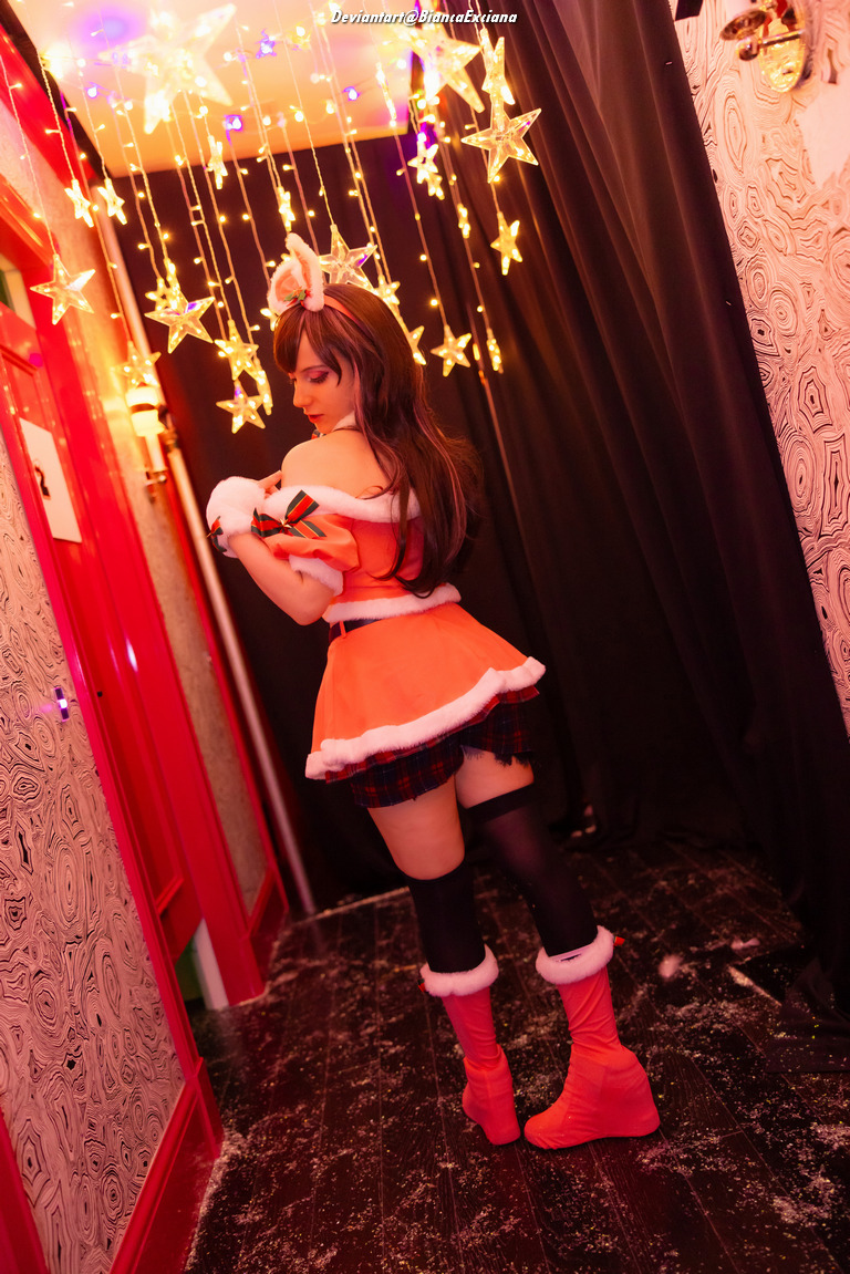 Kizuna AI Inc - Kizuna AI (Bundled Love) (Oyabun) (Christmas) Cosplay full length photo