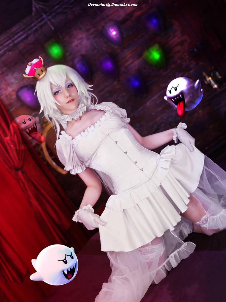 New Super Mario Bros. U Deluxe - Booette (Boosette) (Princess Boo) Cosplay character costume portrait