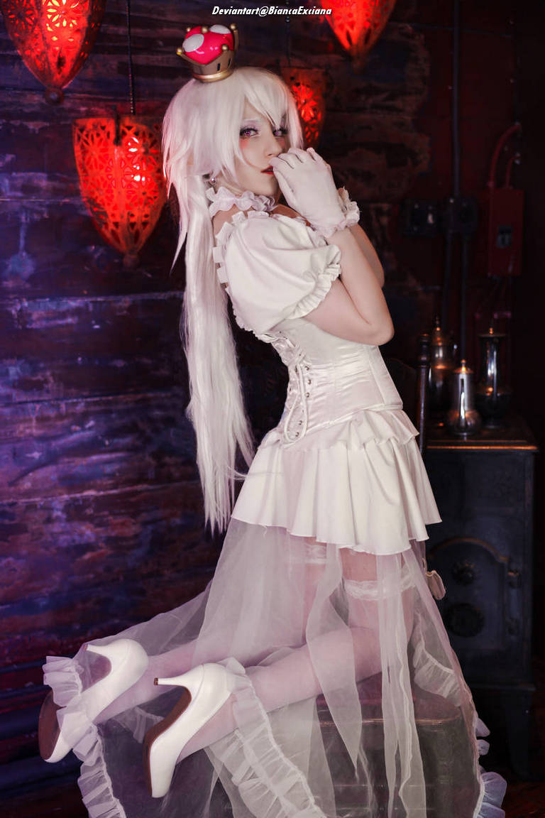 New Super Mario Bros. U Deluxe - Booette (Boosette) (Princess Boo) Cosplay character portrait photography