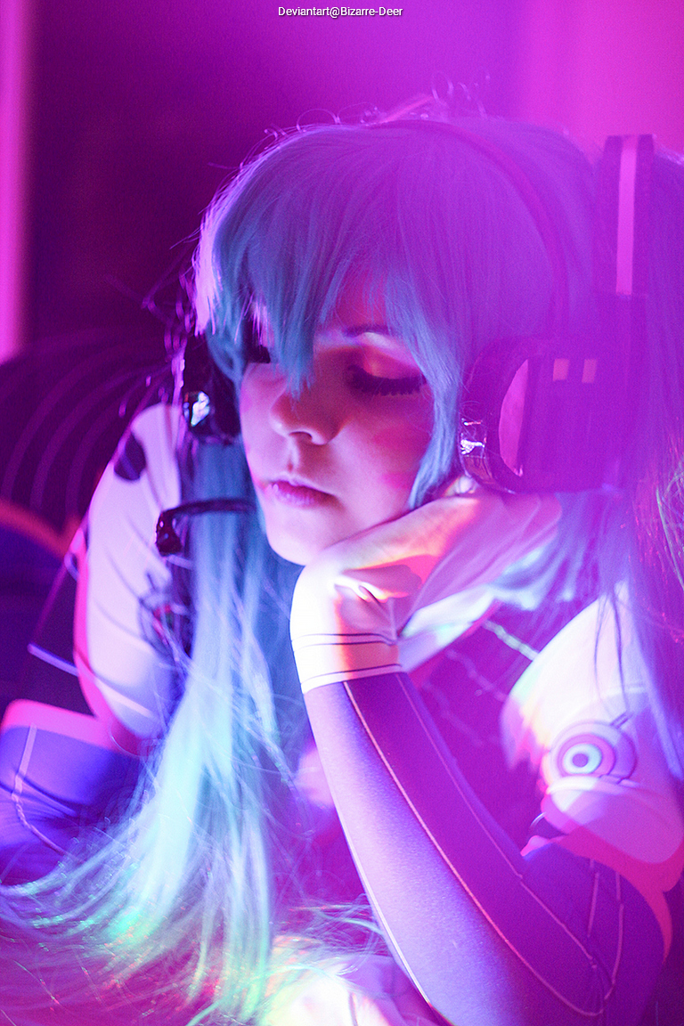 Overwatch - D.VA (Hana Song) (Hatsune Miku) Cosplay full body character photo