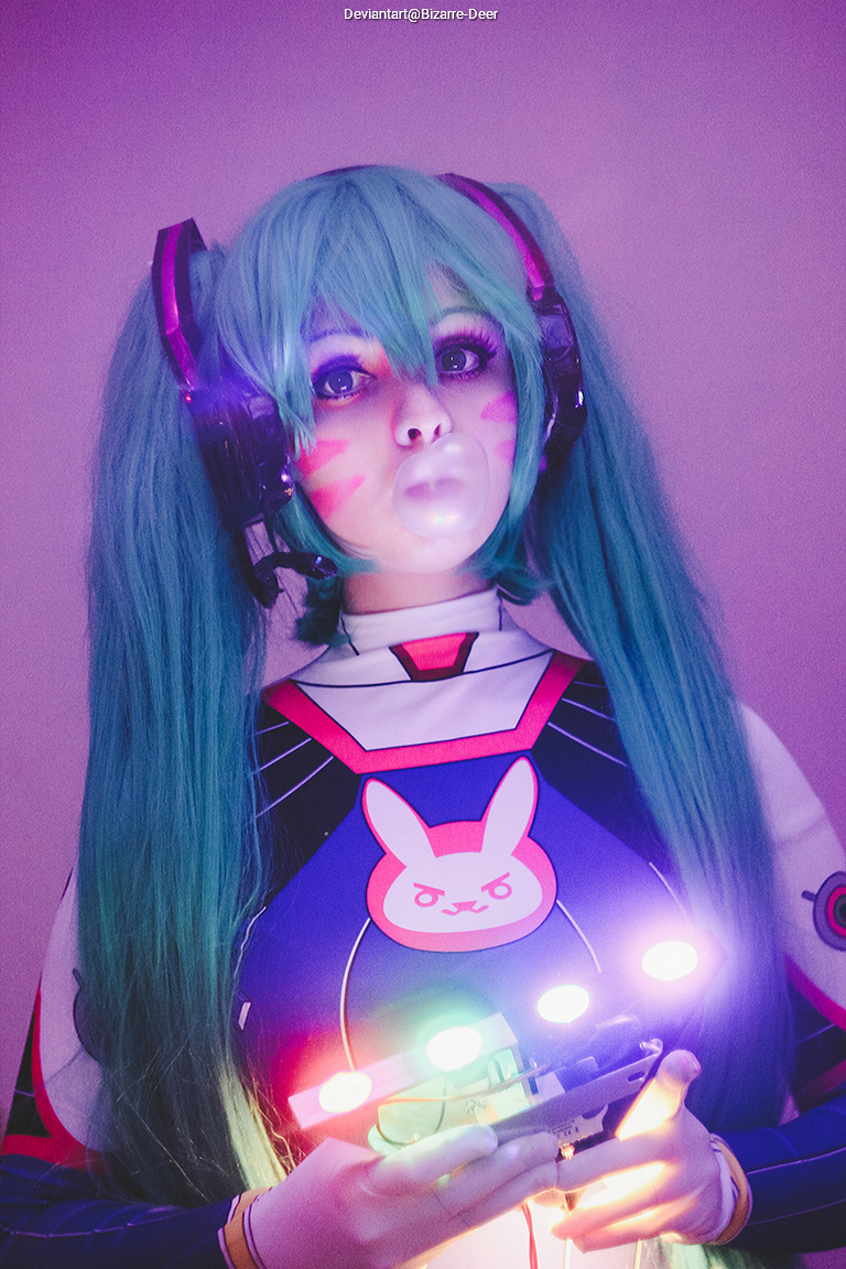 Overwatch - D.VA (Hana Song) (Hatsune Miku) Cosplay full body portrait