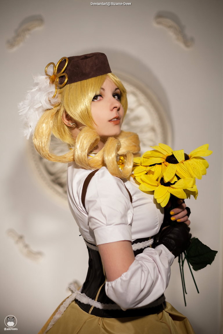 Puella Magi Madoka Magica (Madoka Magica) - Mami Tomoe Cosplay full length photo