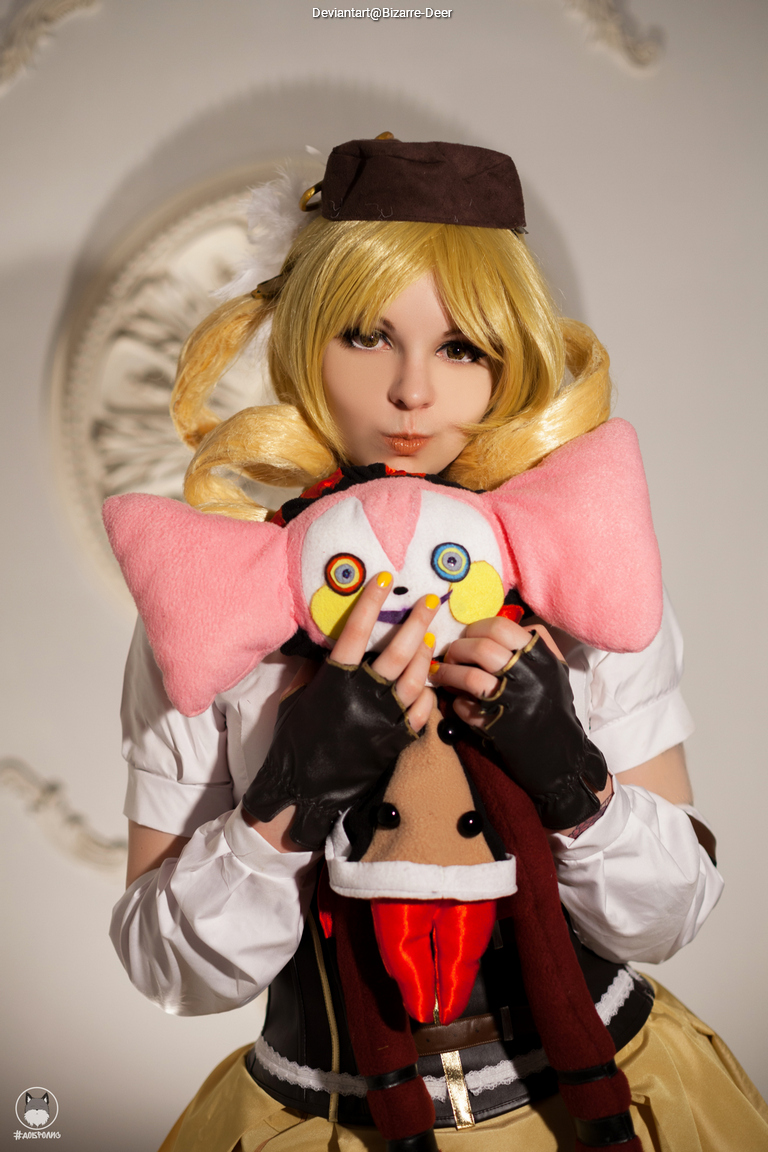 Puella Magi Madoka Magica (Madoka Magica) - Mami Tomoe Cosplay full body character photo