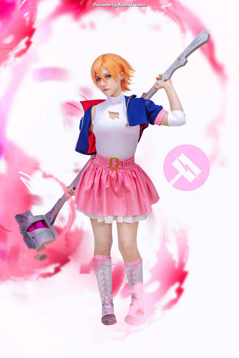 RWBY - Nora Valkyrie (Queen of the Castle) Cosplay costume showcase portrait