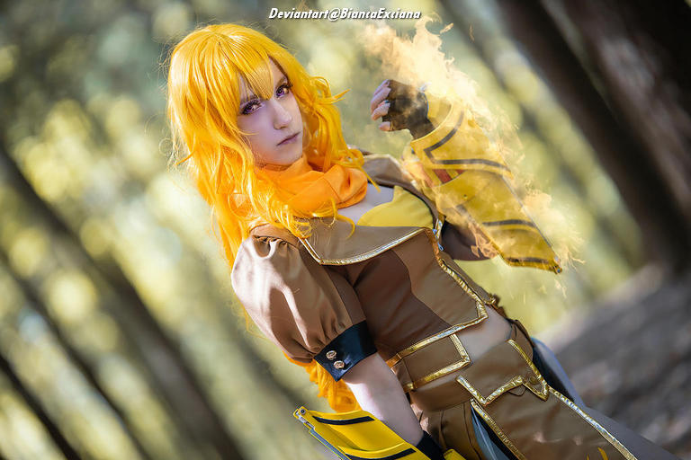 RWBY - Yang Xiao Long (Blondie) Cosplay character costume portrait