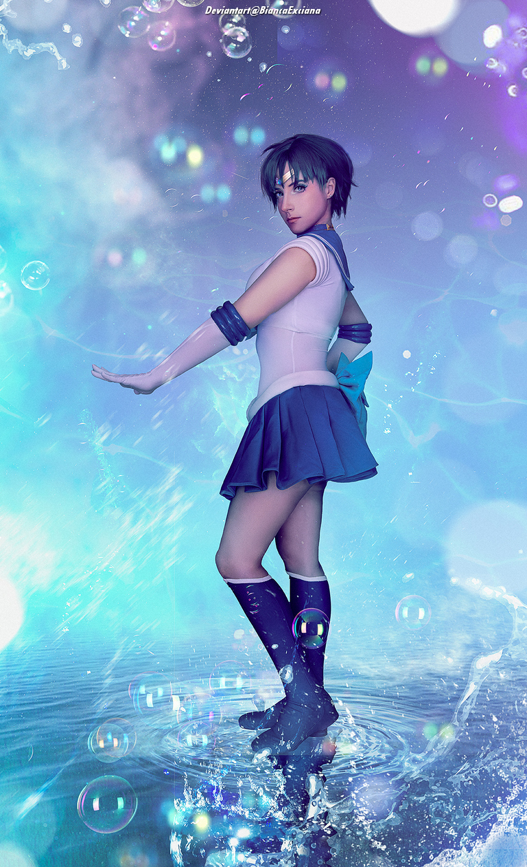 Sailor Moon - Sailor Mercury (Ami Mizuno) Cosplay full body portrait