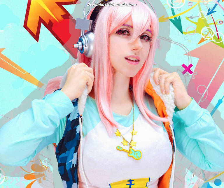 Soni-Ani - Super Sonico The Animation - Super Sonico Cosplay character costume portrait