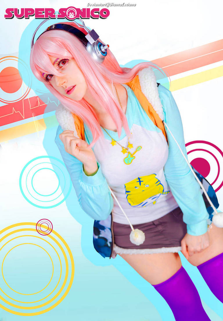 Soni-Ani - Super Sonico The Animation - Super Sonico Cosplay full body character photo