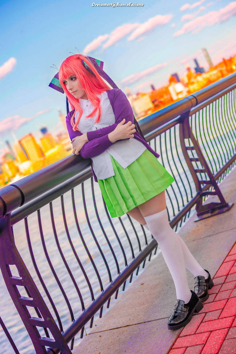 The Quintessential Quintuplets - Nino Nakano Cosplay character costume portrait