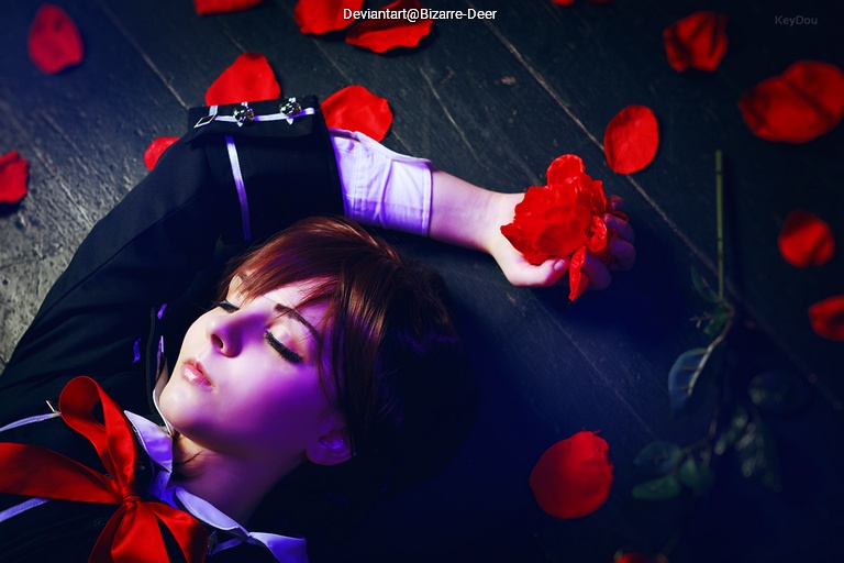 Vampire Knight - Yuki Kuran (Yuki Cross) Cosplay full length photo