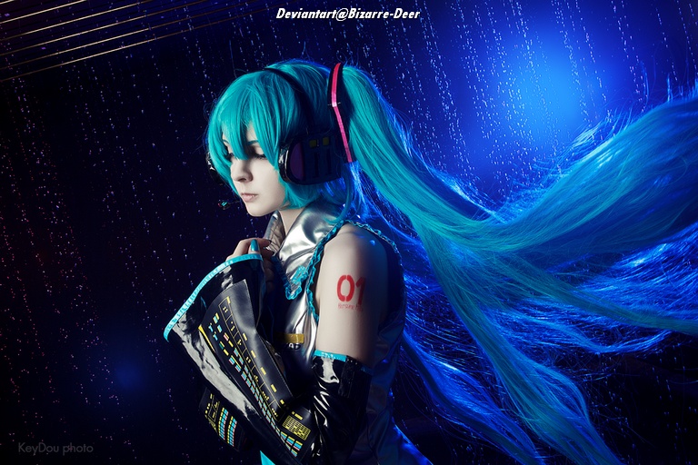 Vocaloid - Hatsune Miku Cosplay full length character portrait