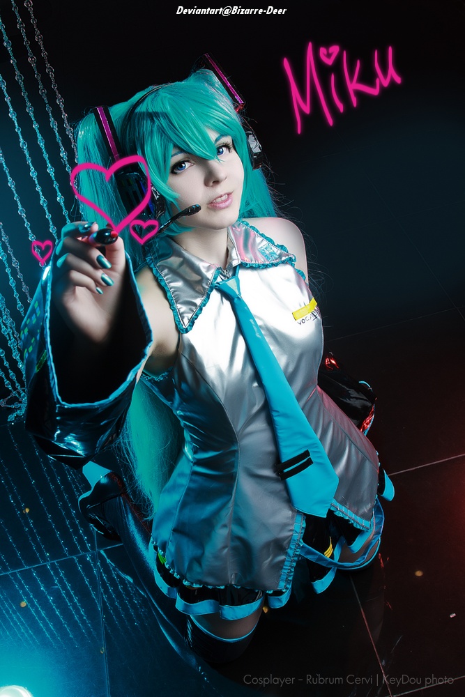Vocaloid - Hatsune Miku Cosplay full body portrait