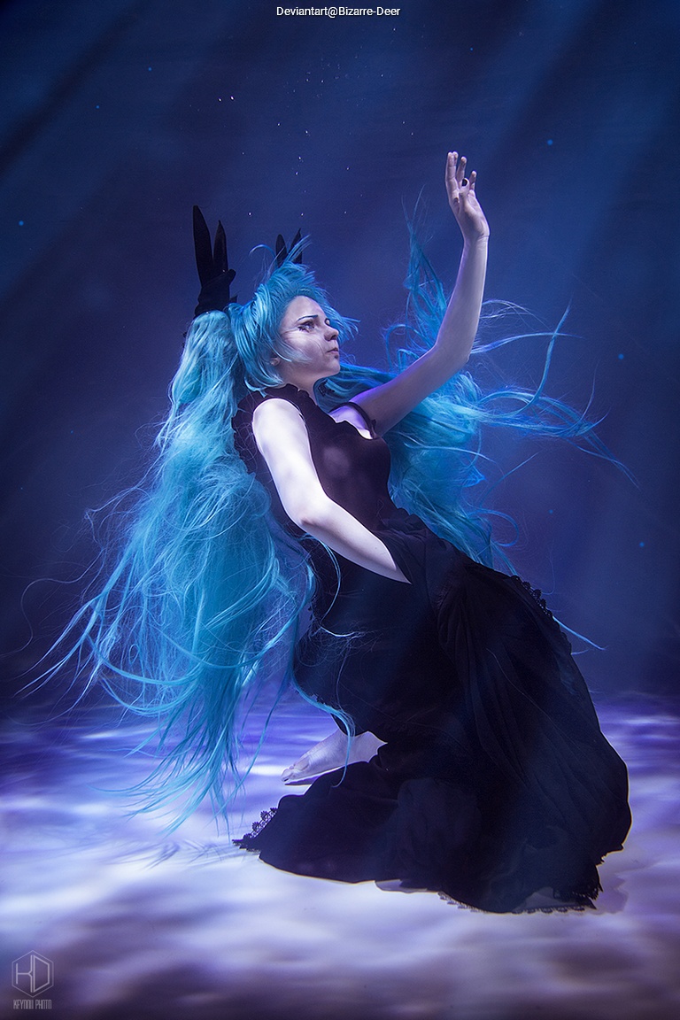 Vocaloid - Hatsune Miku (Deep Sea Girl) Cosplay full body character photo