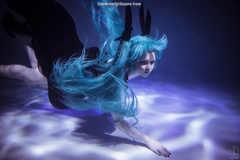 Vocaloid - Hatsune Miku (Deep Sea Girl) Cosplay costume showcase portrait