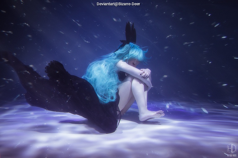 Vocaloid - Hatsune Miku (Deep Sea Girl) Cosplay full length photo